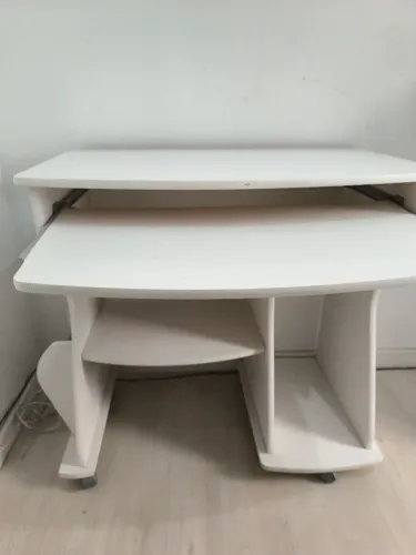 URGENTE-MESA DE COMPUTADOR