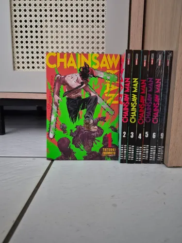Mangás Chainsaw Man do Vol. 1 ao Vol.6 e o Vol. 9