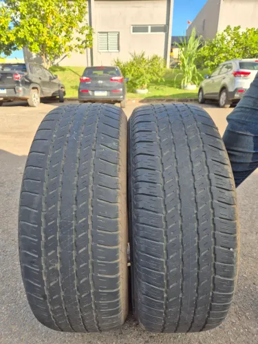 Par de Pneus 265/60/18 Bridgestone