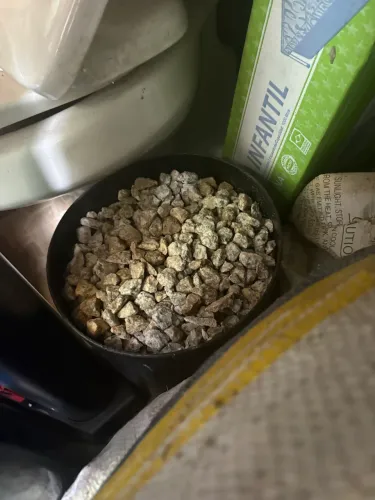 Pedra para  cimento e piso 