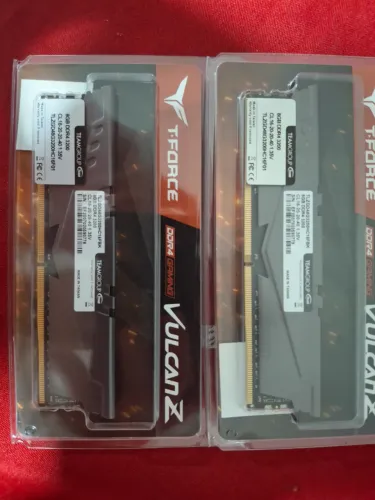 Memória RAM T-Force VulcanZ DDR4 2x8Gb (16Gb)