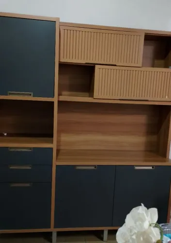 Armário nesher 100a% MDF, usado, em bom estado, várias divisórias, lindo