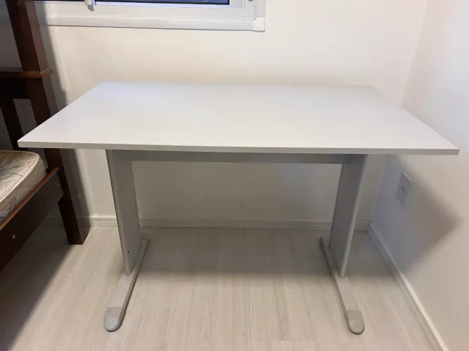 MESA DE ESCRITÓRIO