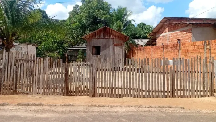 Vende se essa casa