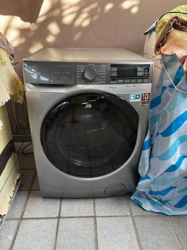 Lava e seca Eletrolux com menos de 1 ano de uso