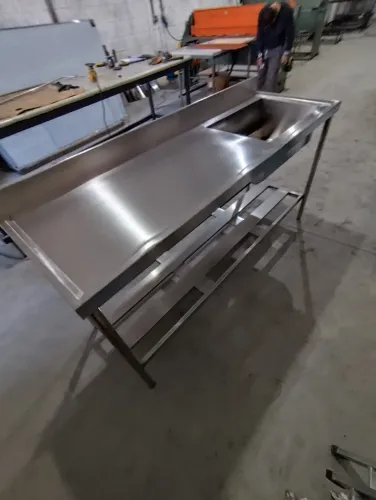 Pia profissional em aço inox para preparo e lavagem, 1 bojo, 1,80 m