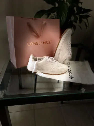 Tenis constance de couro original lindo