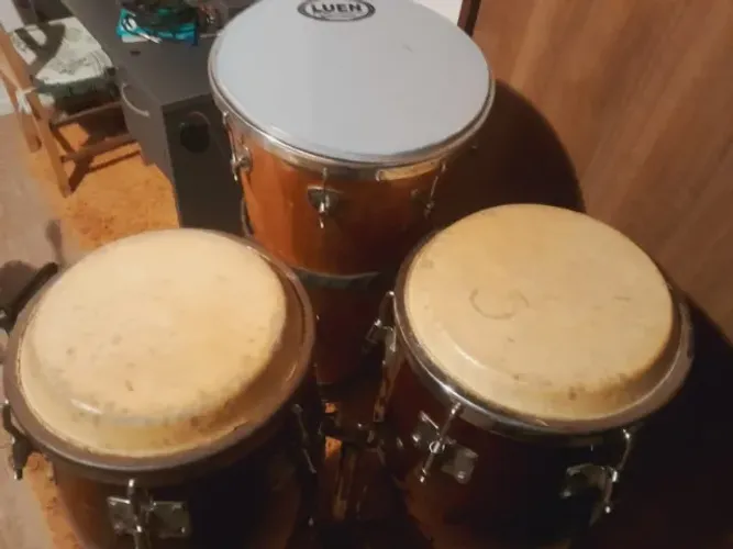 Par de Congas 10polegadas e 11 polegadas + Timbau
