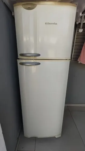 GELADEIRA ELECTROLUX DC38