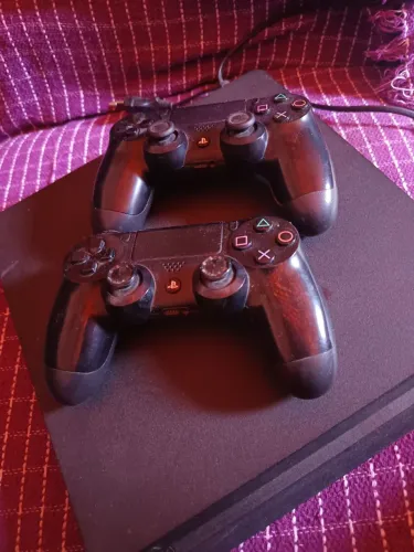 Playstation 4 slim