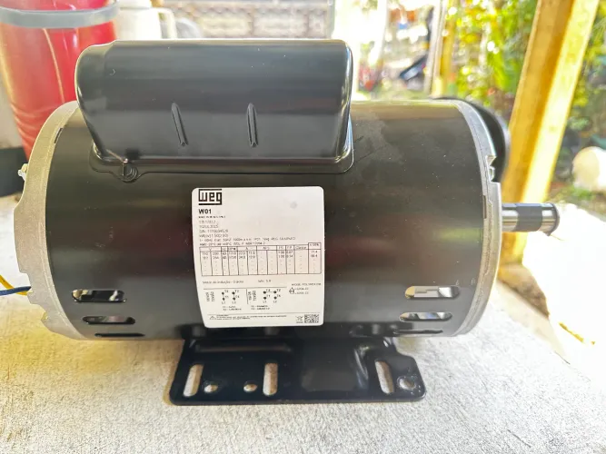 Motor WEG bifásico 127/220 2cv 1710 RPM, zerado R$ 950,00