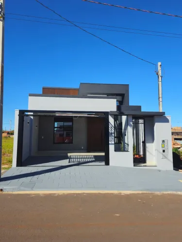 CASA LINDA E ESPAÇOSA EM ÓTIMO BAIRRO EM CASCAVEL
