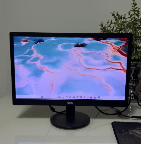 Monitor AOC LED 18,5 E970SWNL - 60Hz | Ótimo Estado