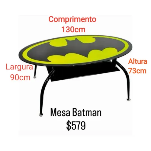 Mesa grande com símbolo do Batman
