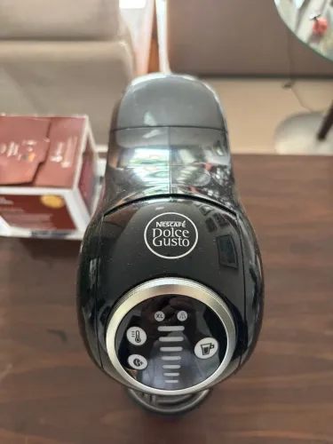Cafeteira Nescafé Dolce Gusto
