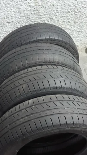 Vendo 4 pneus meia vida!