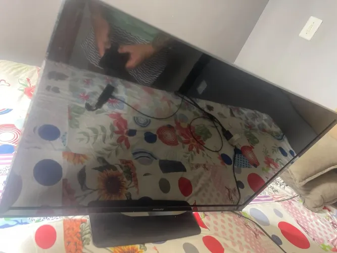 TV 32 Philips (não é smart mais acompanha o aparelho para conectar a internet)