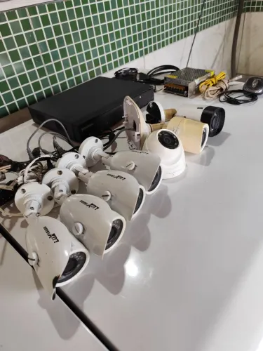 Sistema de monitoramento por câmeras