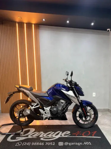 CB 300 2026 único dono 