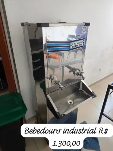 Bebedouro industrial
