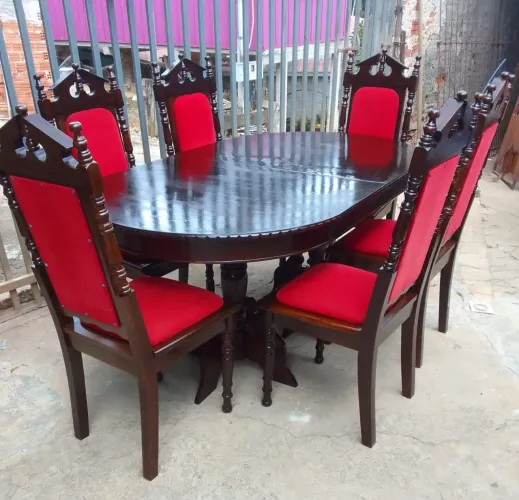 Vendo Mesa de jantar oval com cadeiras 
