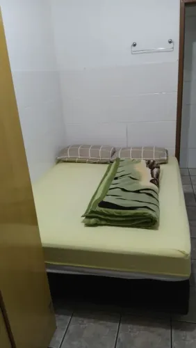 Aluga-se Quartos Mobiliados