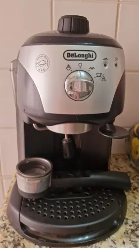 Cafeteira De'Longhi EC220 CD
