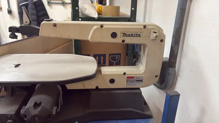 Makita 2j401