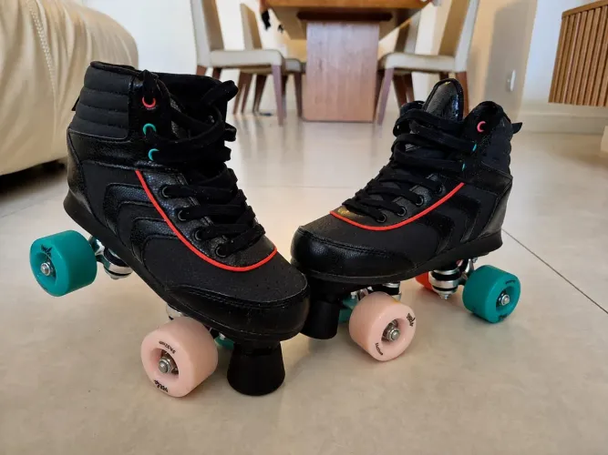 Patins n°35 Oxelo Quad 100 quatro rodas 54x32mm