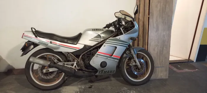 RD 350 1990 viúva negra 