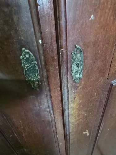 Gurda roupa em Jatoba, madeira de lei