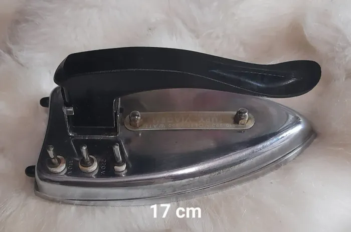 Mini Ferro de passar dobrável antigo 