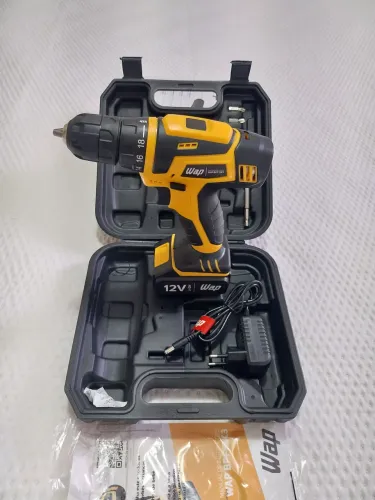 Furadeira e parafusadeira 1 bateria 12v bivolt 10mm marca WAP nova sem uso