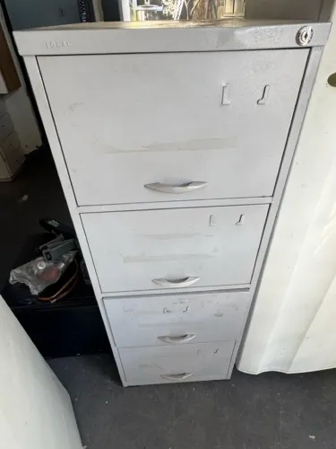 Gaveteiro de aço usado