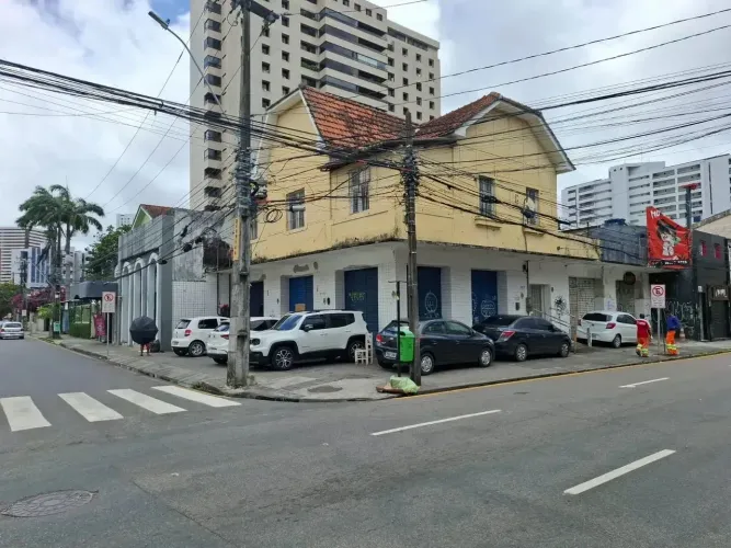 ALUGO CASA de esquina para comércio com 372m² no bairro das Graças - Recife - PE