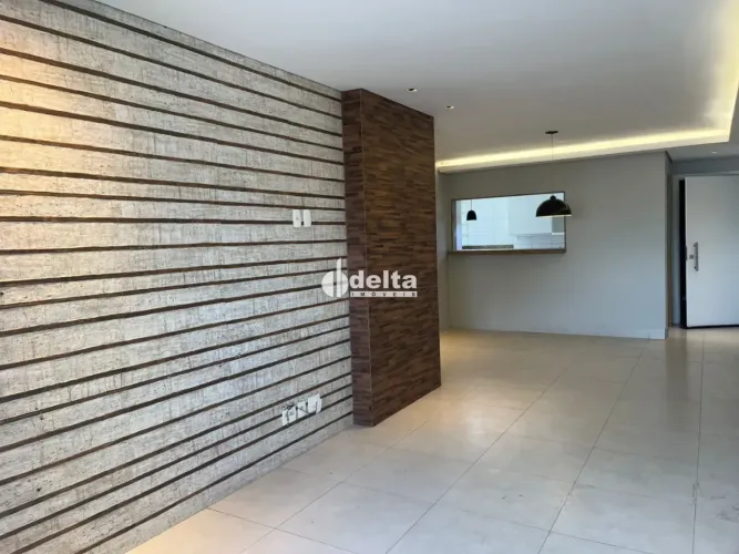 Apartamento com 2 suítes disponível para venda no bairro Fundinho, em Uberlândia-MG.