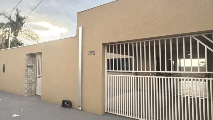 Casa 3q sendo 1 suite Altos do Coxipó (3 banheiros)