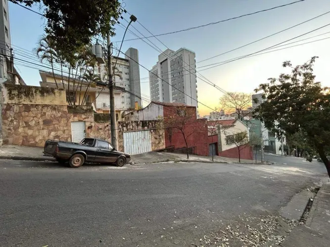 Lote a venda na Serra
