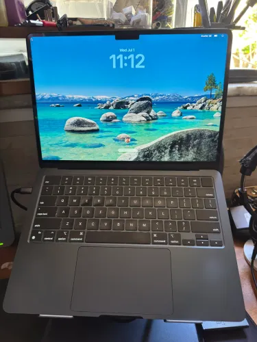 MacBook Air M3 13? - 8GB RAM | 256GB SSD | 96% de Saúde da Bateria | Completo