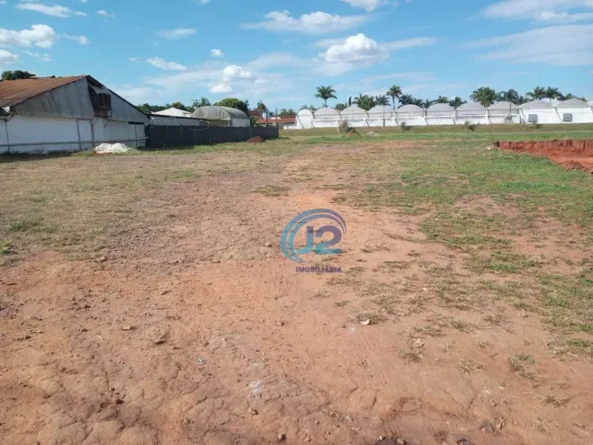 Terrenos a venda em localização privilegiada em Holambra