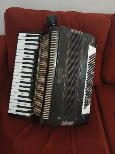 ACORDEON QUARTA DE VOZ OITAVADA