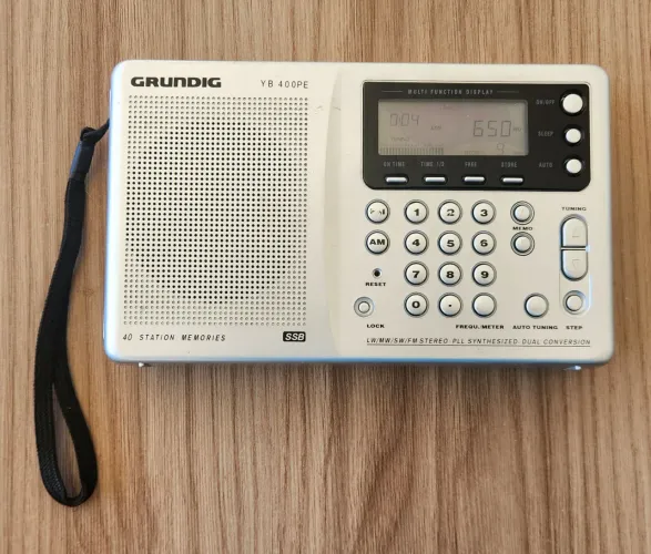 Rádio Grundig Yacht Boy - YB 400PE - PLL DUAL CONVERSION (não é xhdata , tecsun nem sony )