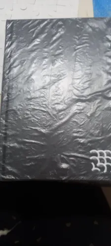 Livro coleção Intrínseca