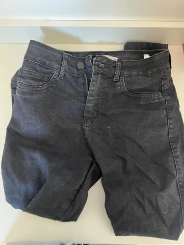 CALÇA SKINNY PRETA