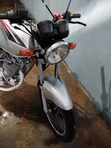 Tenho moto 125 yes pra vender 2014 