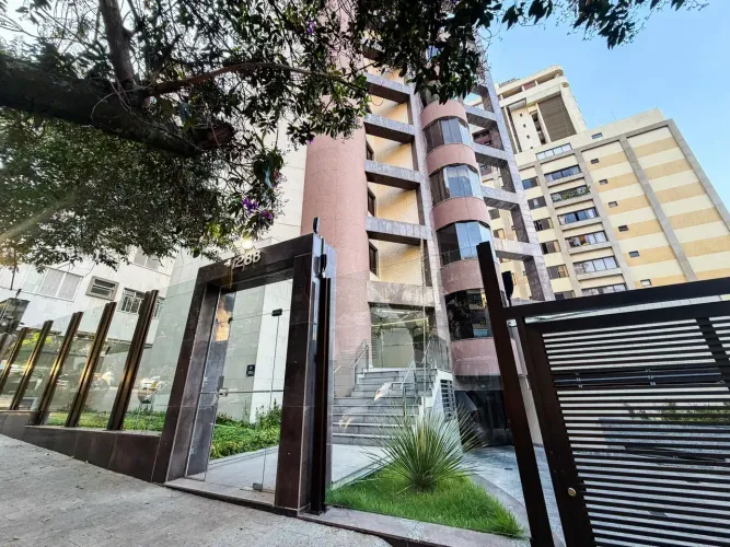 Lourdes mobiliado. 3 quartos, 3 vagas livres, 1 por andar em frente ao Minas Tênis Clube