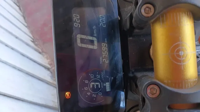 Vendo cb Twister 300 número pra contato *
