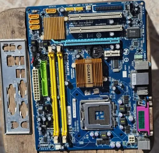 (Liga/não da video) Placa Mae Gigabyte GA-G31M-ES2L DDR2