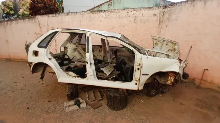 Lataria gol G2 hatch completa p/ projeto ou sucata - barato