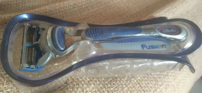 Aparelho de barbear GILLETTE FUSION o melhor da categoria novo